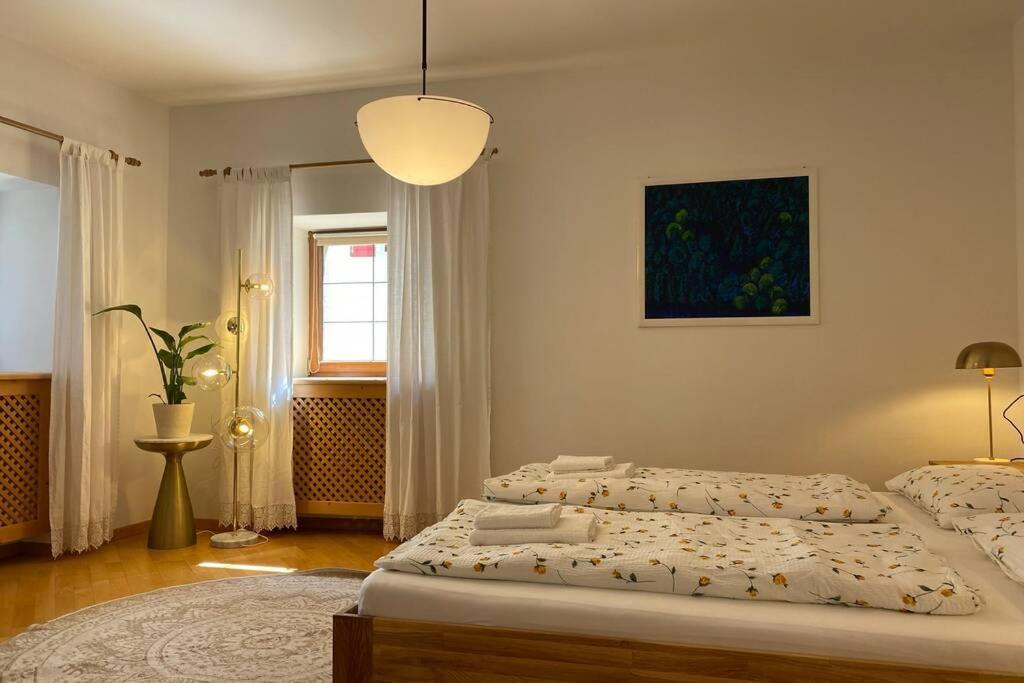 Grosse Wohnung Mit Garagenparkplatz Фіє Екстер'єр фото