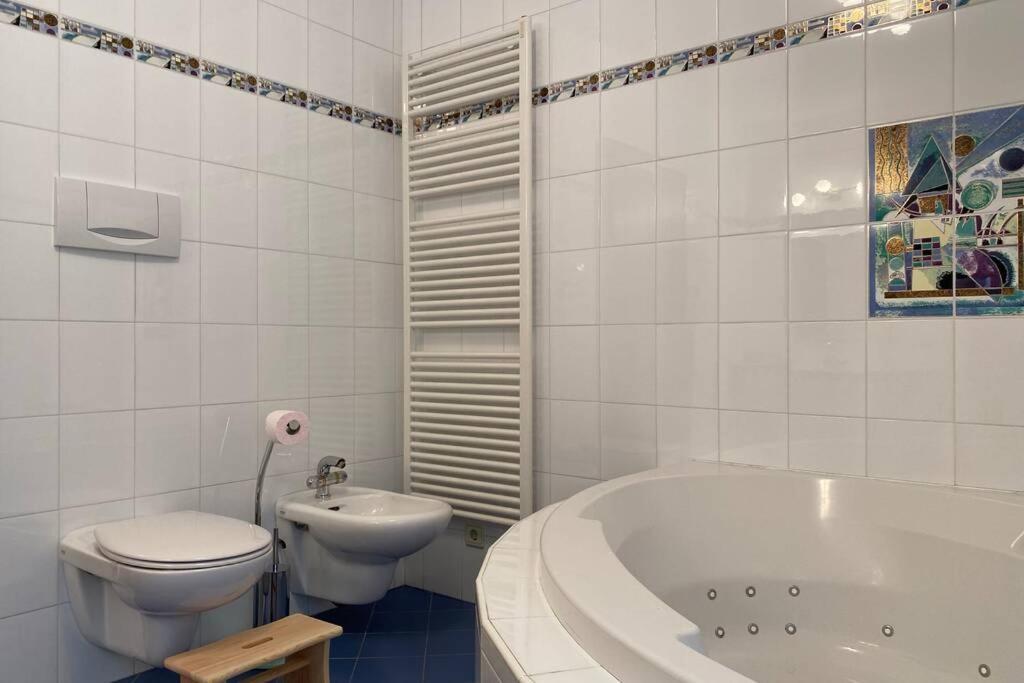 Grosse Wohnung Mit Garagenparkplatz Фіє Екстер'єр фото