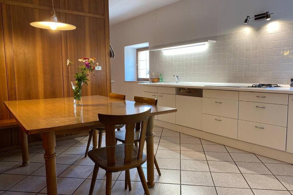 Grosse Wohnung Mit Garagenparkplatz Фіє Екстер'єр фото